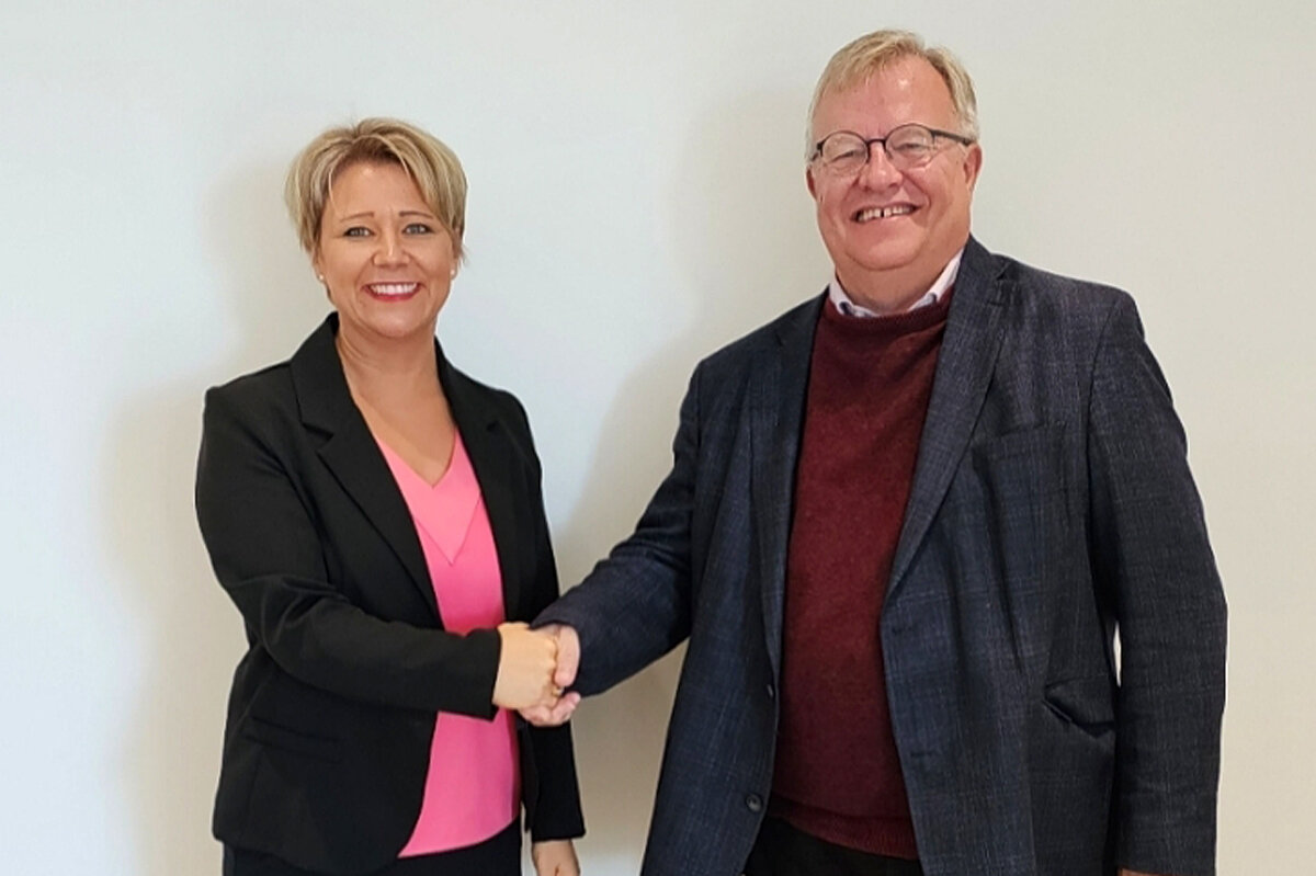 Andrea Betz und Pfarrer Florian Gruber