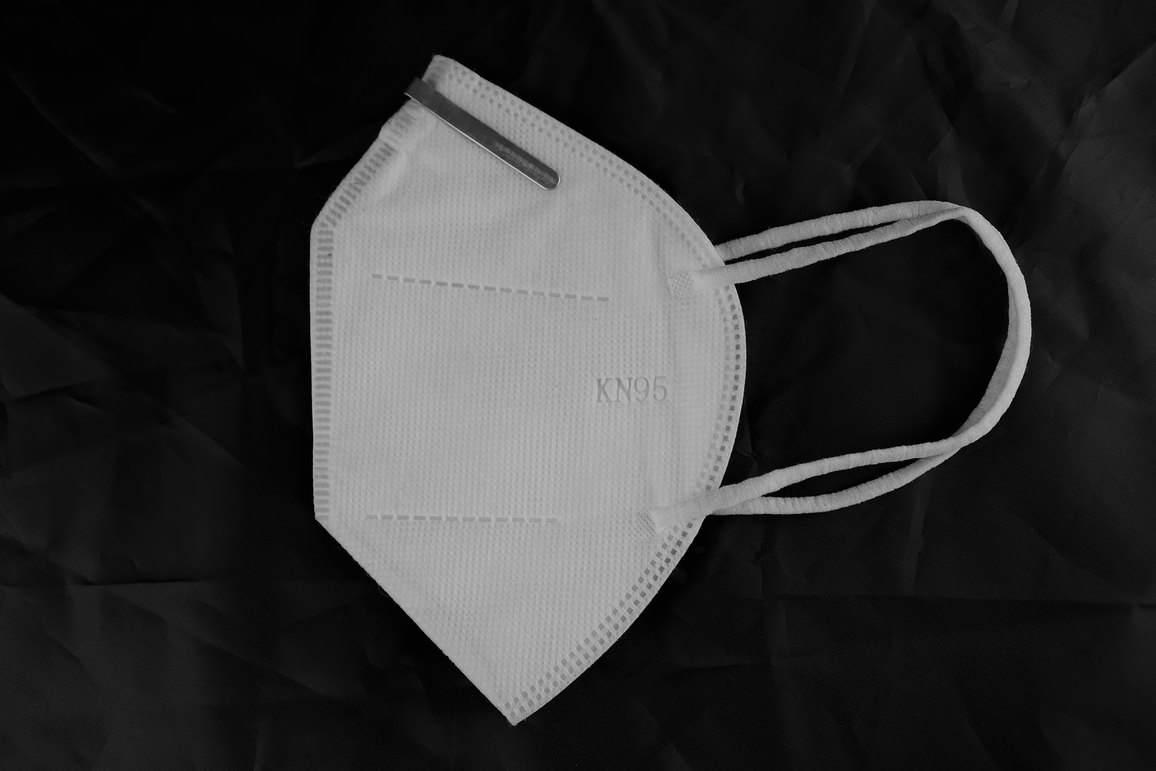 A ffp2 face mask  | © Unsplash / Greenvalley Pictures