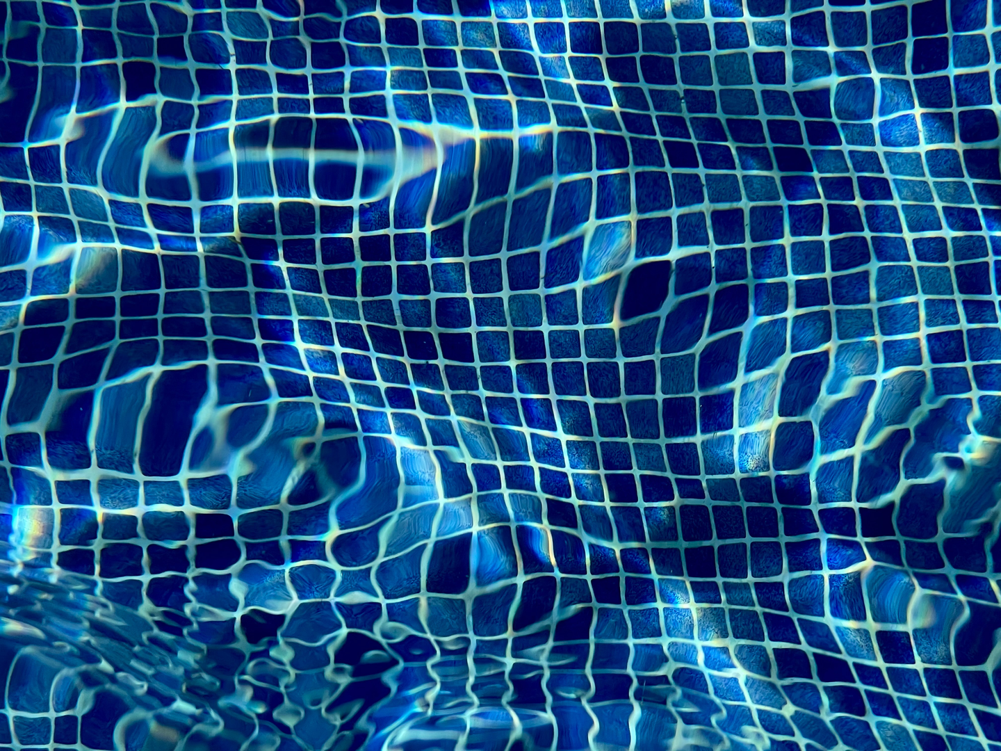 Pool tiles | Please add credits & msg me, you can also donate through Paypal to show your support! | © Unsplash / Ignacio R