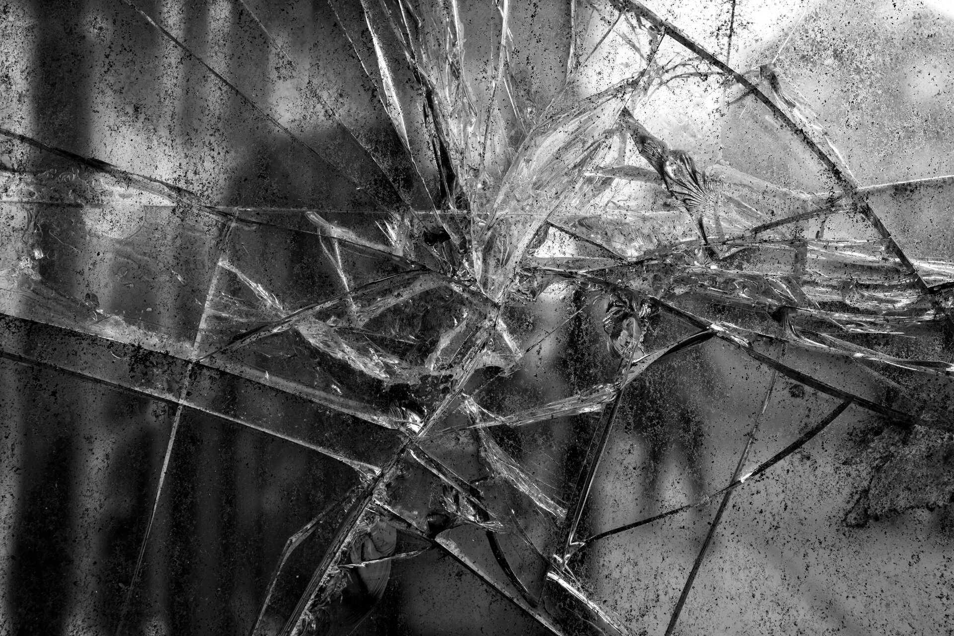 cracked windows glass