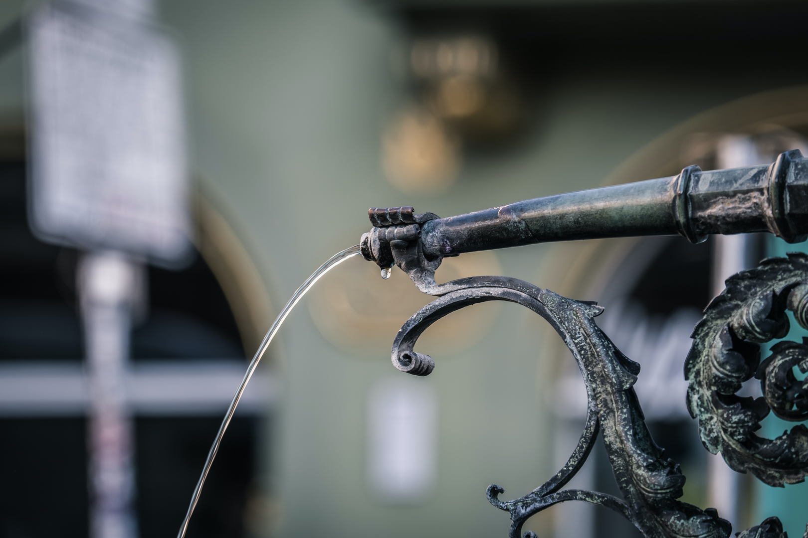 Ein Brunnen der für Erfrischung sorgt | © Unsplash / Ilona Frey