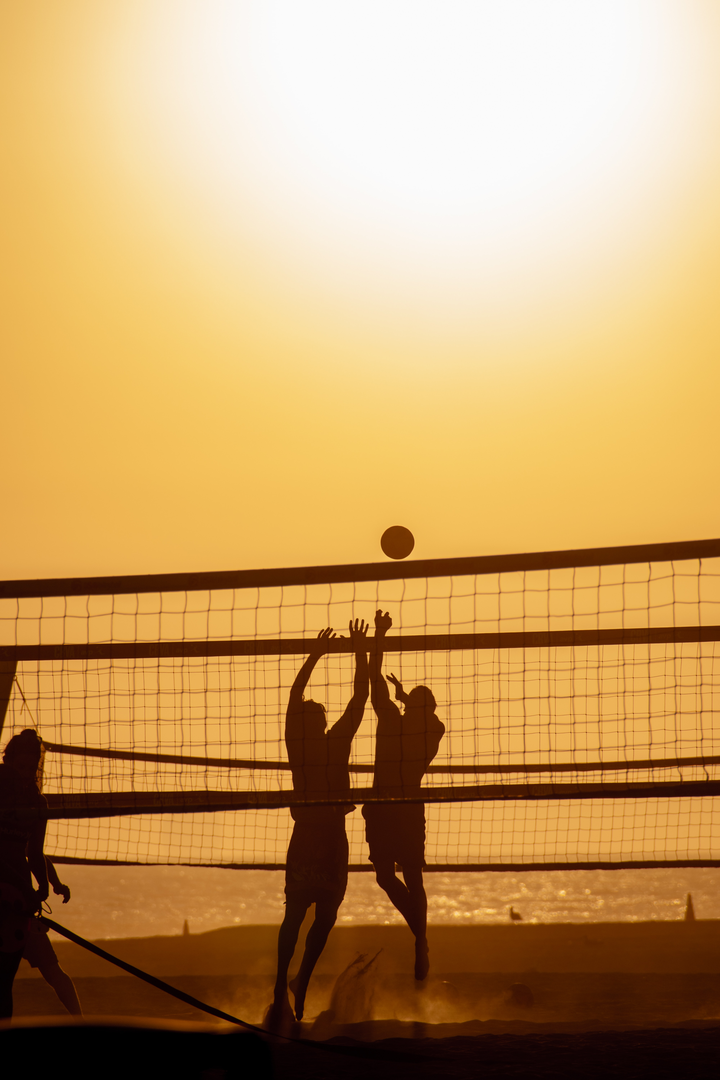 Beach Volleyball | © Unsplash / Micah McKerlich