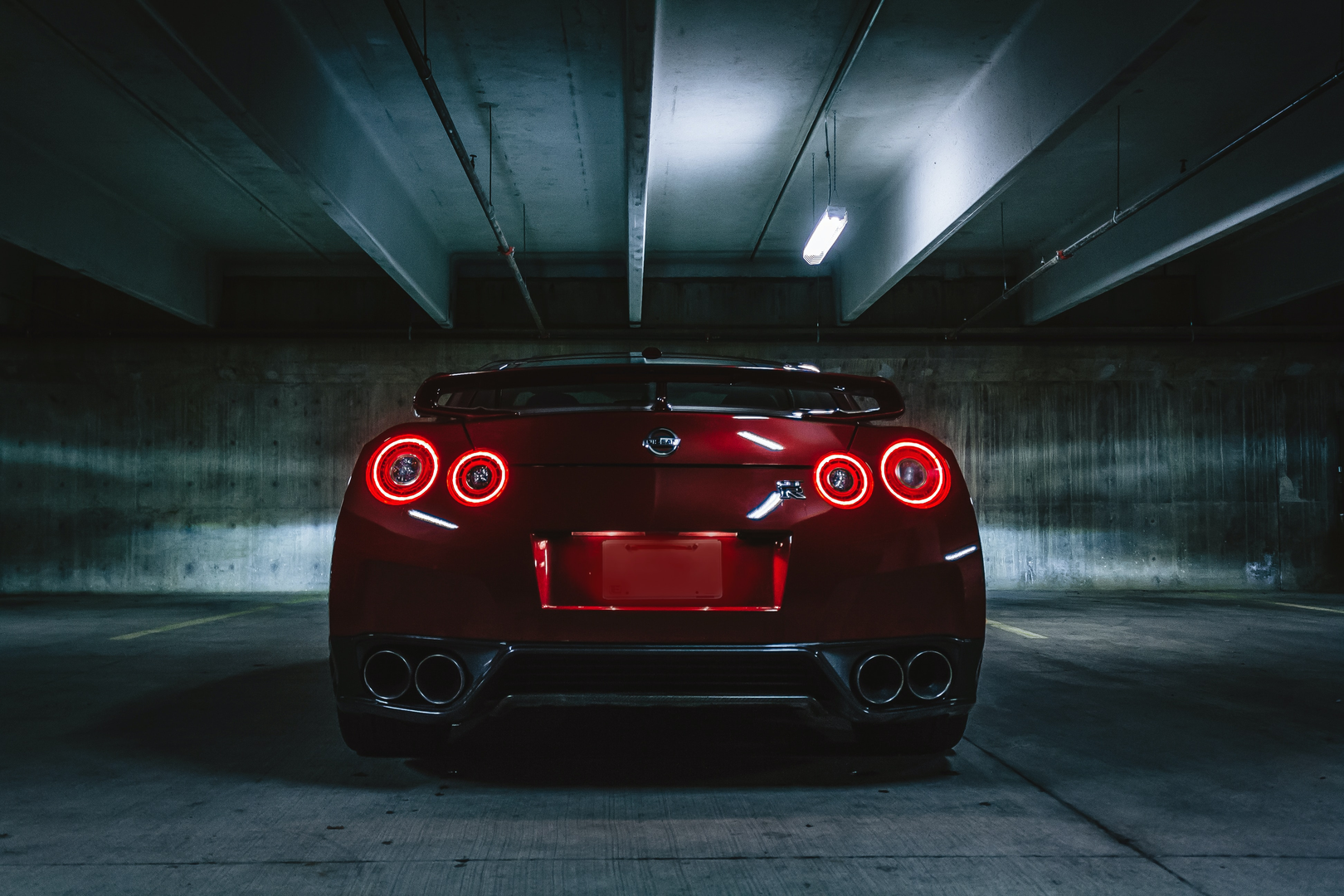 nissan gtr | © Unsplash / Jonathan Gallegos