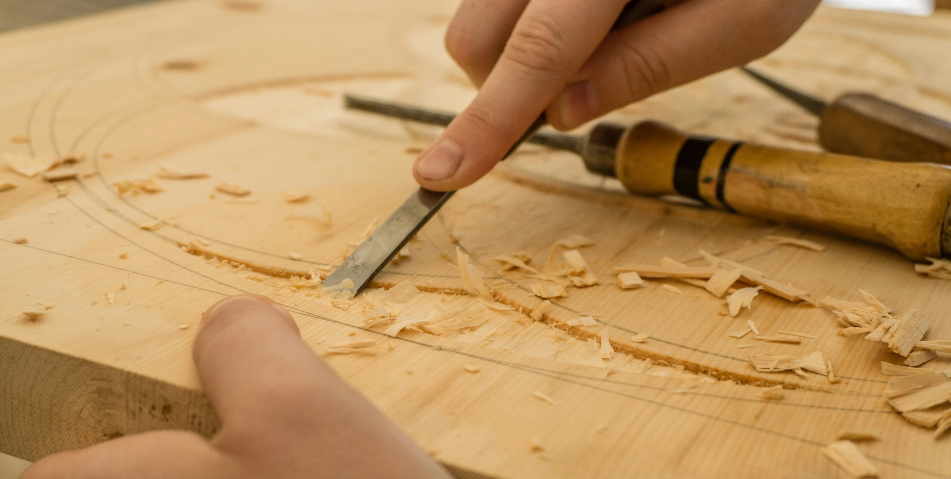 carving closeup no. 2 | © Unsplash / Dominik Scythe