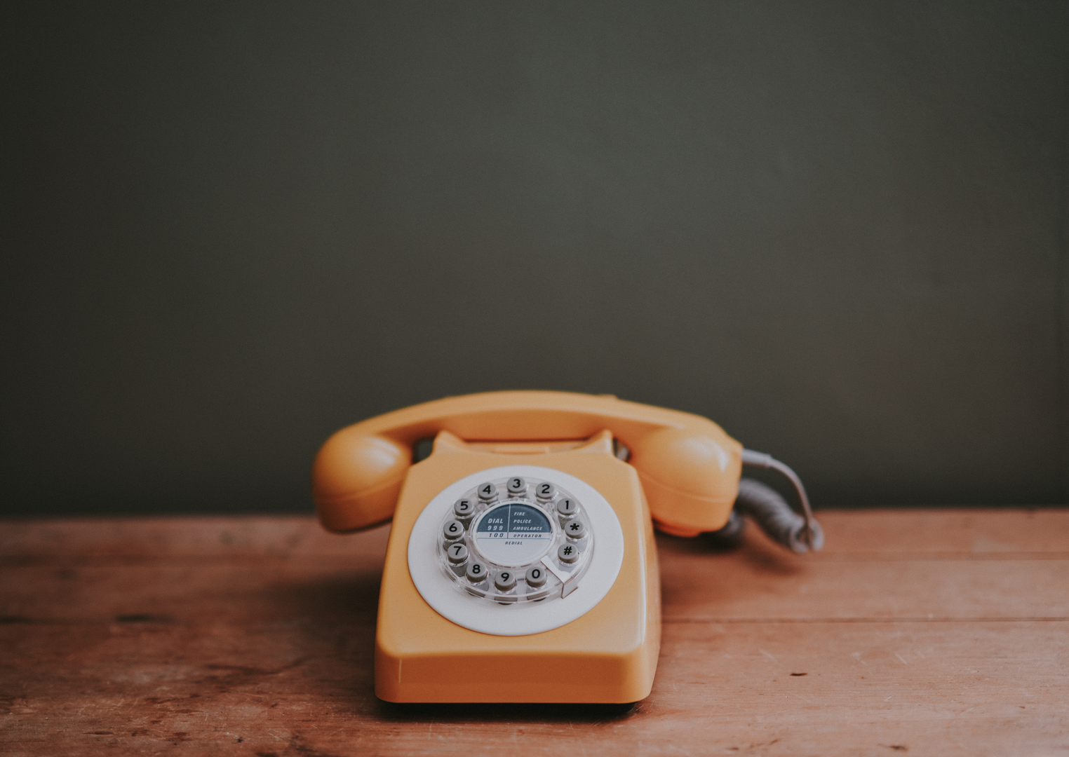Yellow telephone | © Unsplash / Annie Spratt