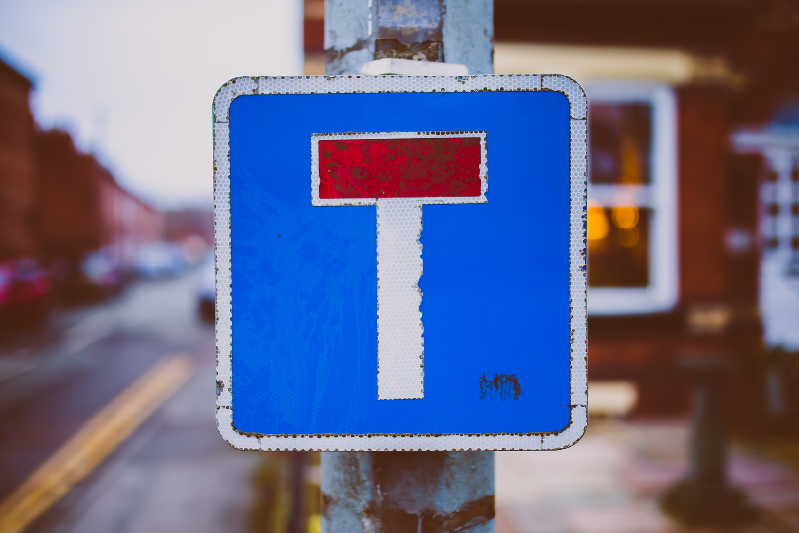 Ageing Road Sign | © Unsplash / Jonathan Farber