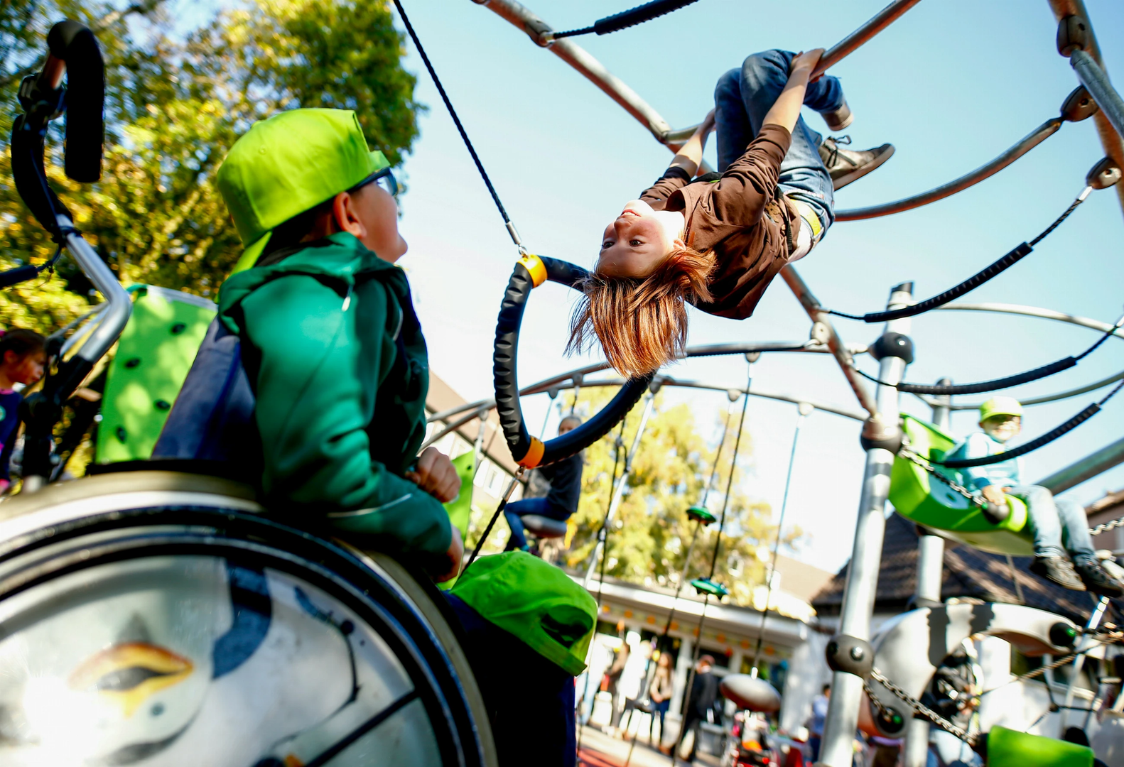 inklusiver spielplatz, duisburg, kompan, galaxy, klettern , inklusion | © Unsplash / Thorsten Bareuther