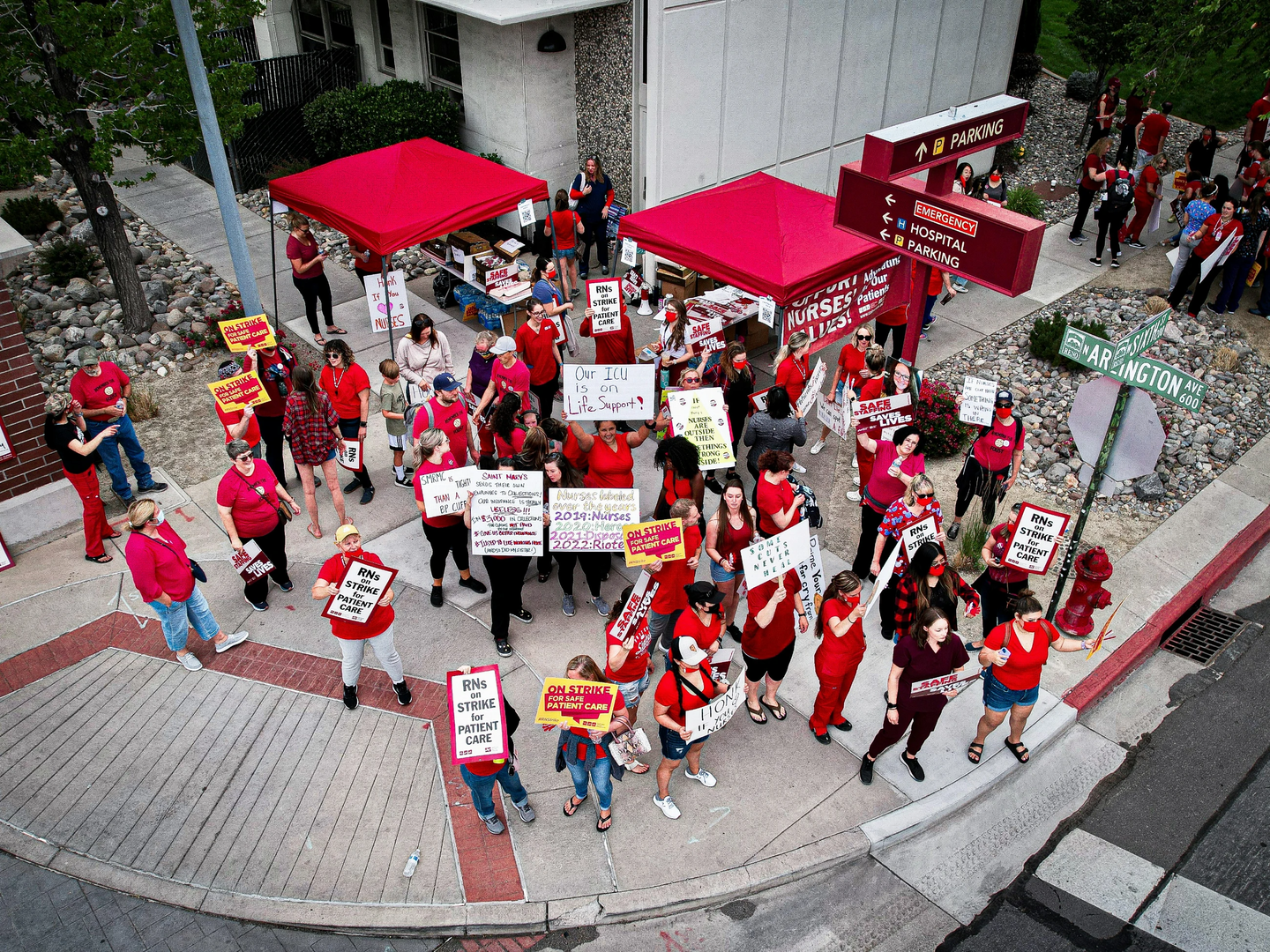 RNs on strike for patient care | © Unsplash / Manny Becerra