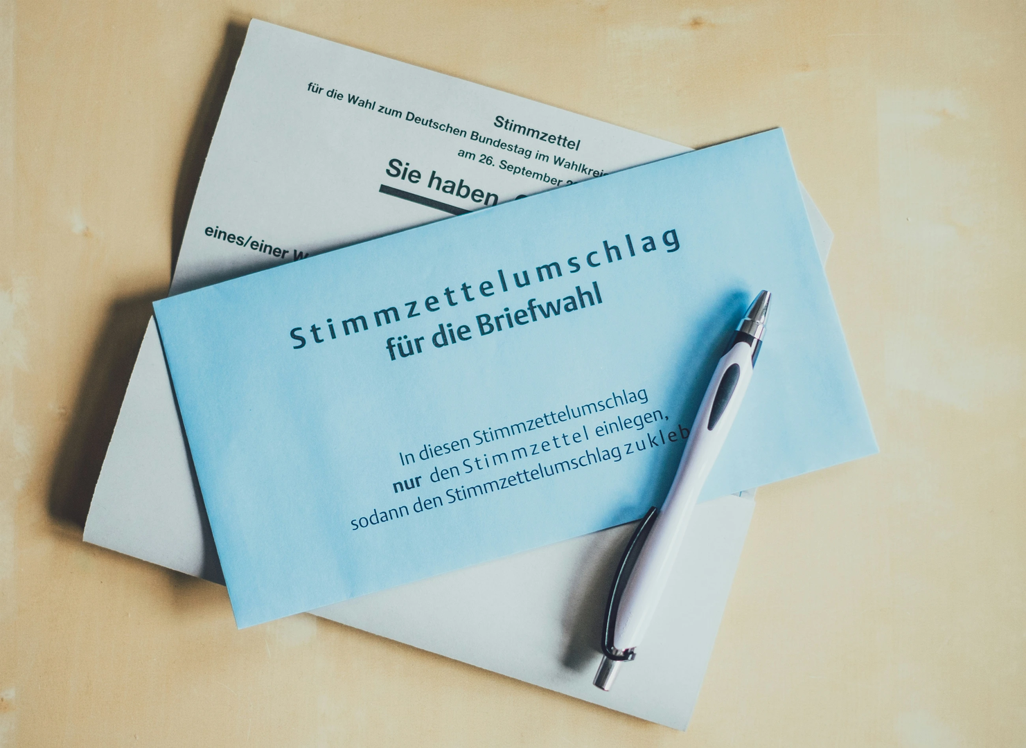 The postal election form for the german government elections in 2021 | © Unsplash / Glenn Carstens-Peters