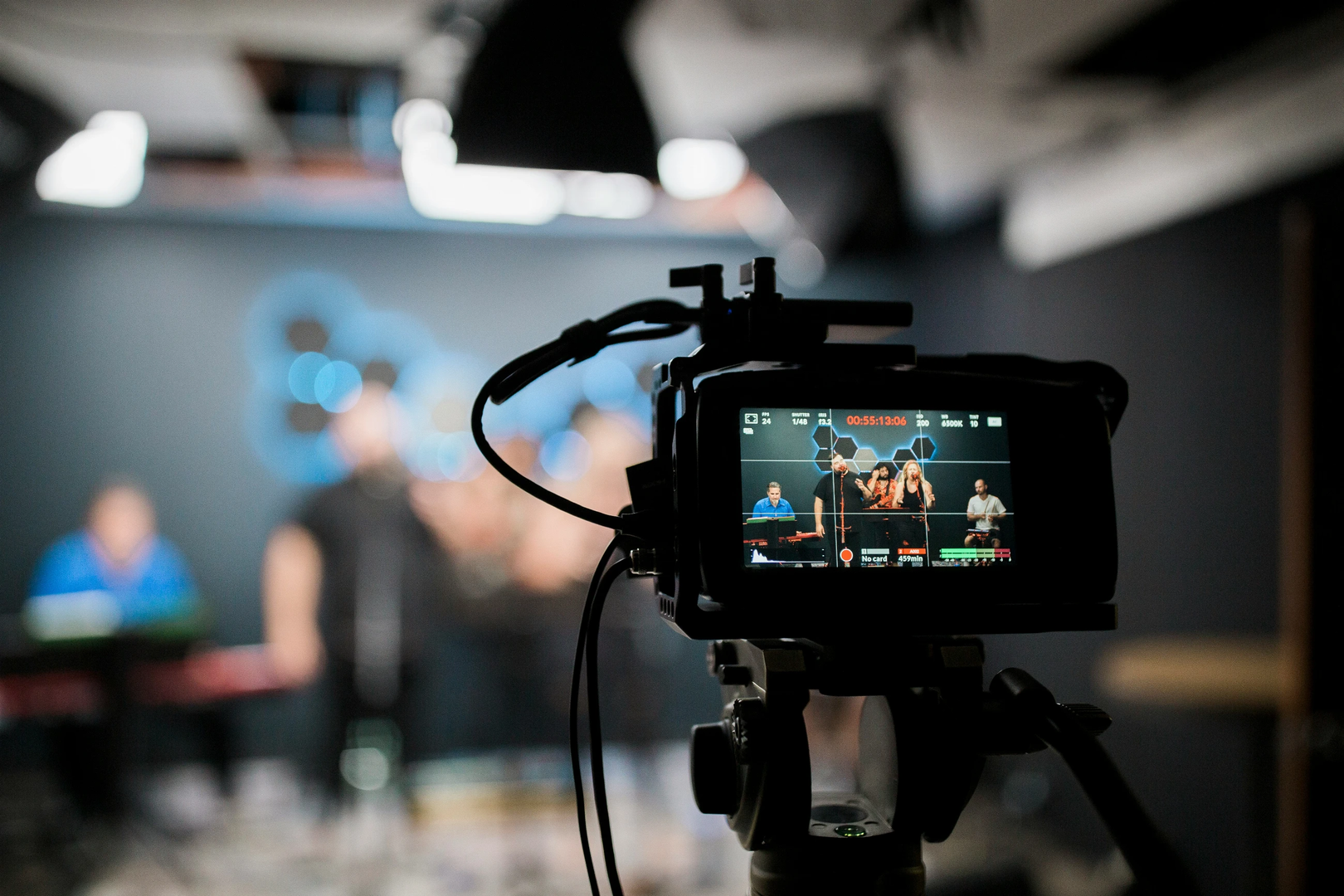 Filming worship for livestream at Bethel Church in Austin, TX. | © Unsplash / Jesus Loves Austin