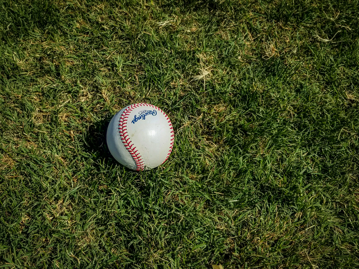 Take me out to the ballgame! Nothing like a perfect spring Florida afternoon to watch a game and soak in the feels of a baseball stadium. | © Unsplash / Mick Haupt
