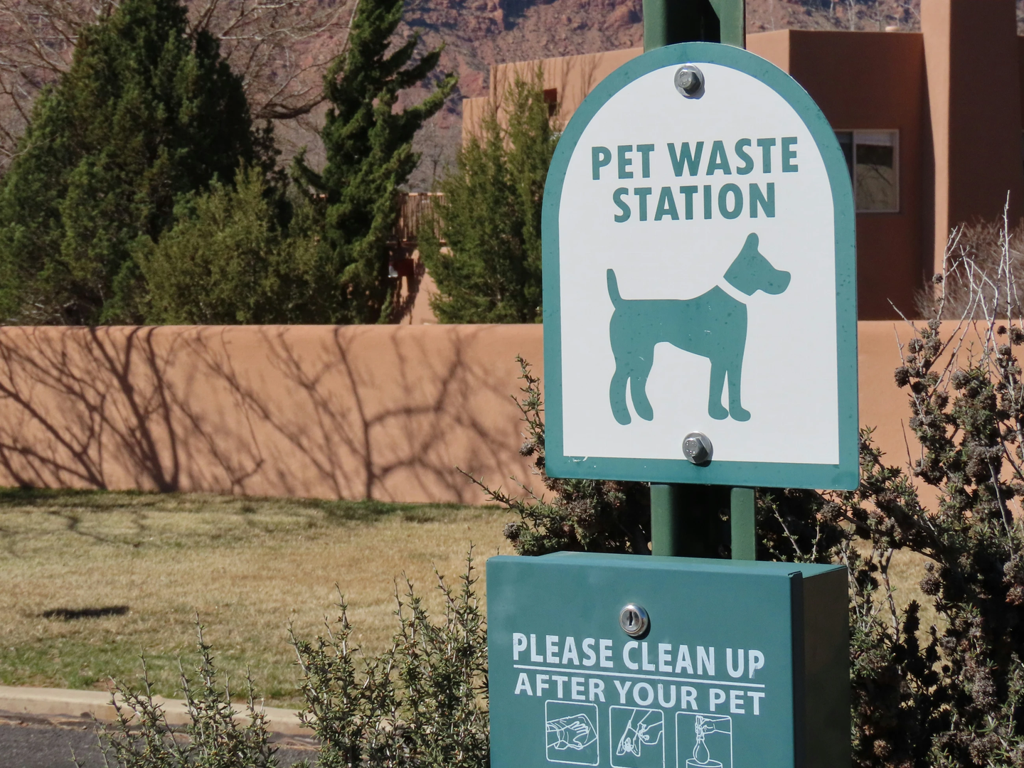 A dog waste station sign | © Unsplash / Todd Morris