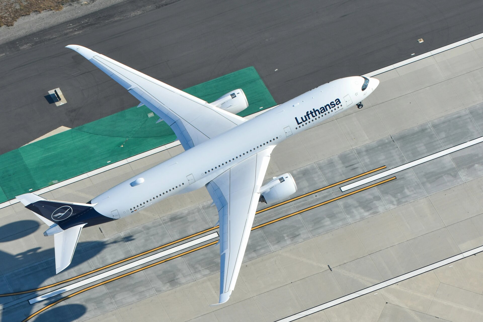 Lufthansa A350 Departing Los Angeles