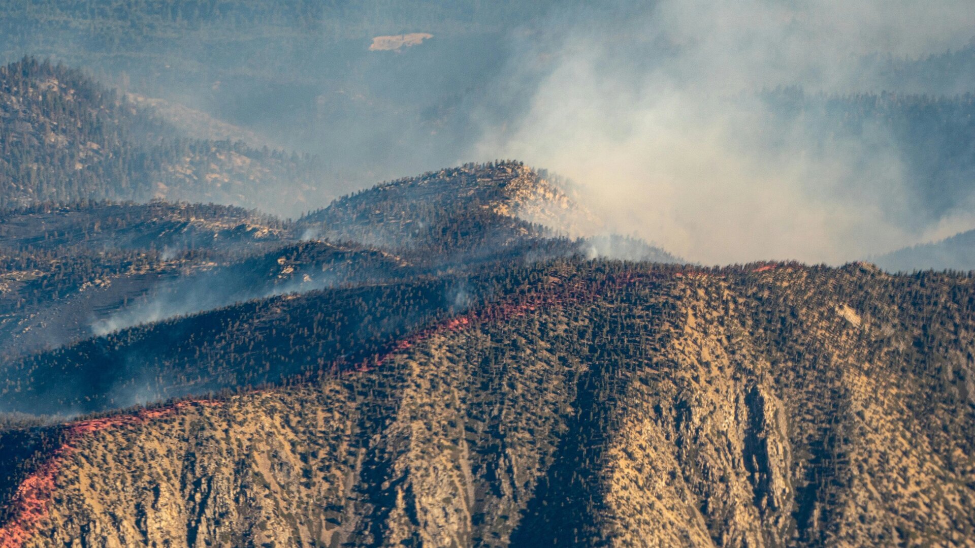 A picture of the fires burning in California between Joshua Tree and Los Angeles from above